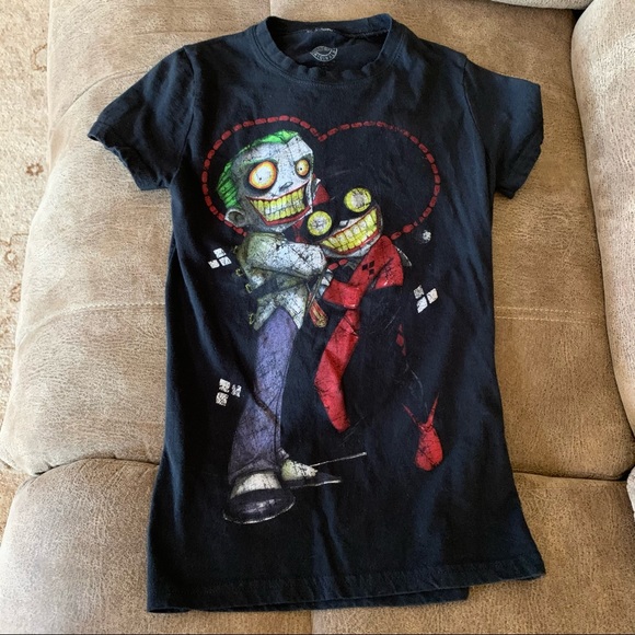 DC Comics Tops - DC Comics Joker/Harleyquinn Shirt
